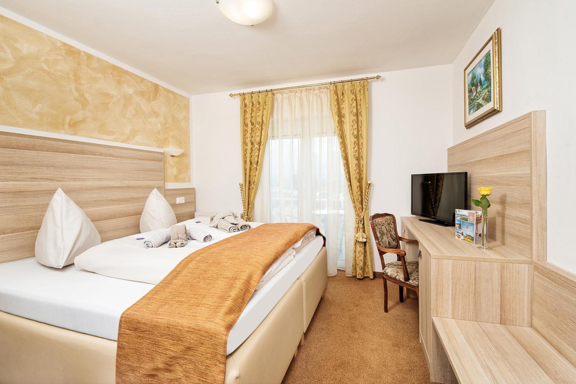 Hotel-Pension Melcher Drobollach am Faakersee Luaran gambar