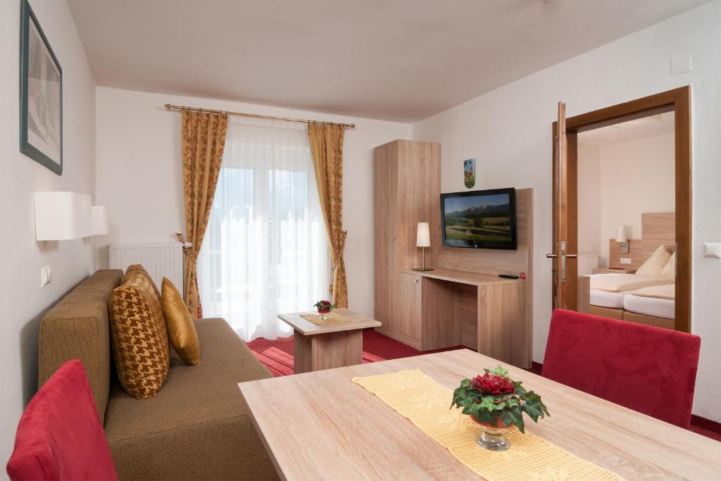 Hotel-Pension Melcher Drobollach am Faakersee Bilik gambar